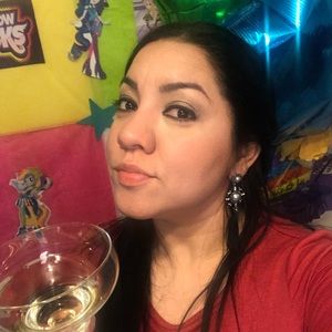 Meet your Posher, Eliani